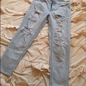 Distressed boy friend jeans